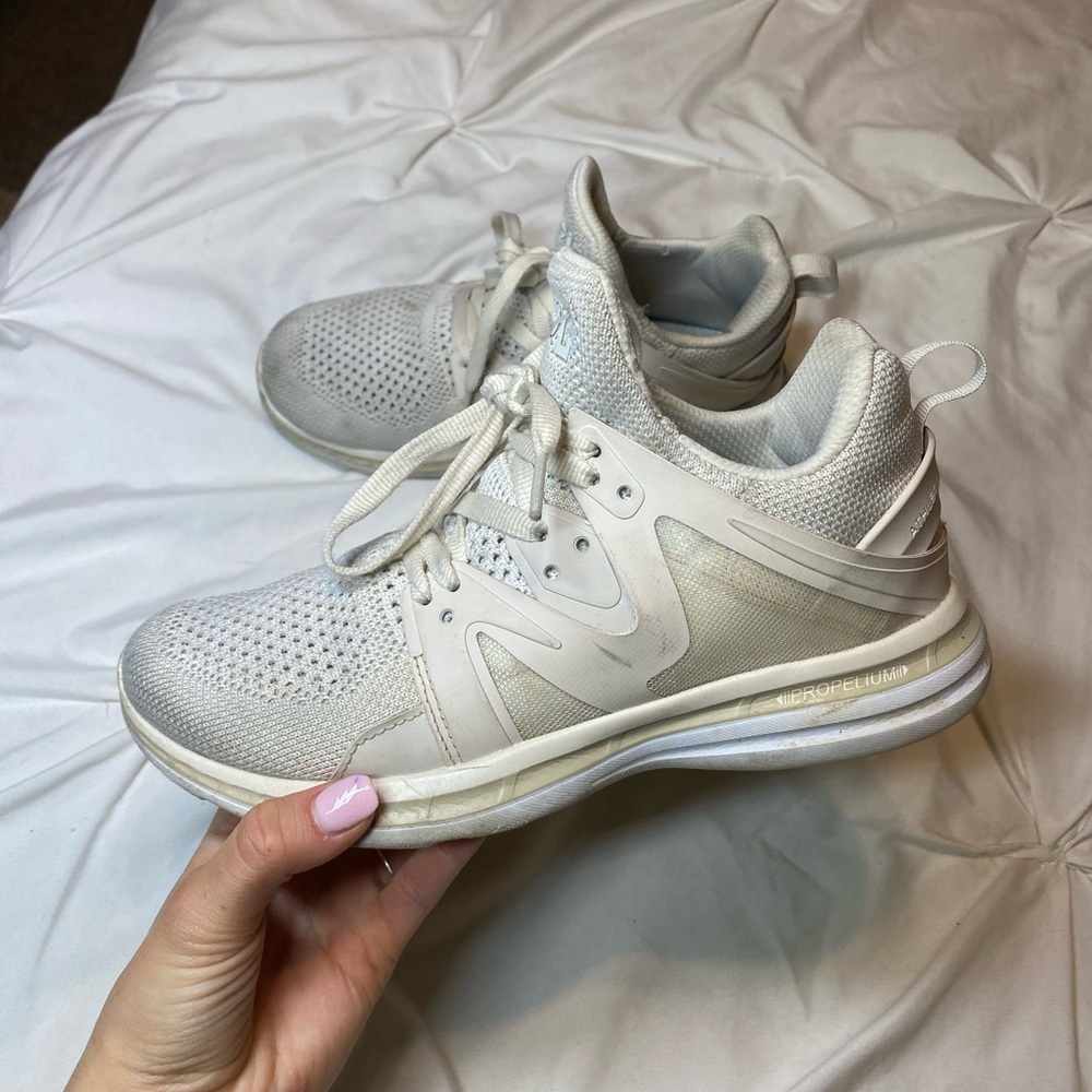APL women’s ascend training shoe size 7